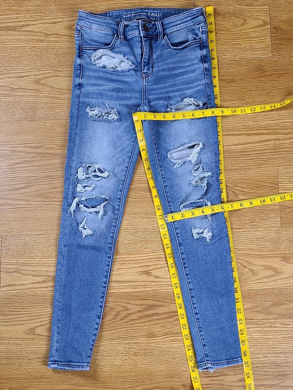 American Eagle 4x26 hi Rise jegging 2020 girls distroyed pre-owned strech jeans